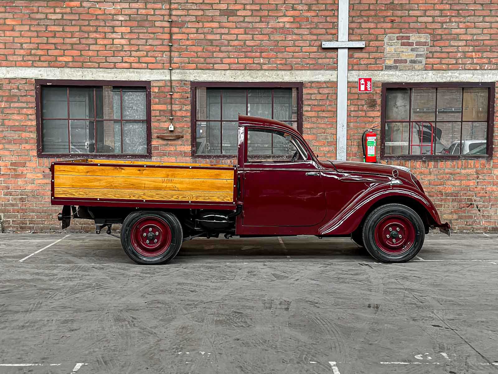 Peugeot 202 Pick-Up Truck 1946, BH-08-77