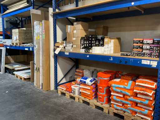 Finition par lots, carrelage et équipement de salle de bains