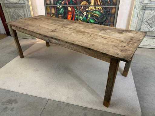Französischer authentischer Speisetisch