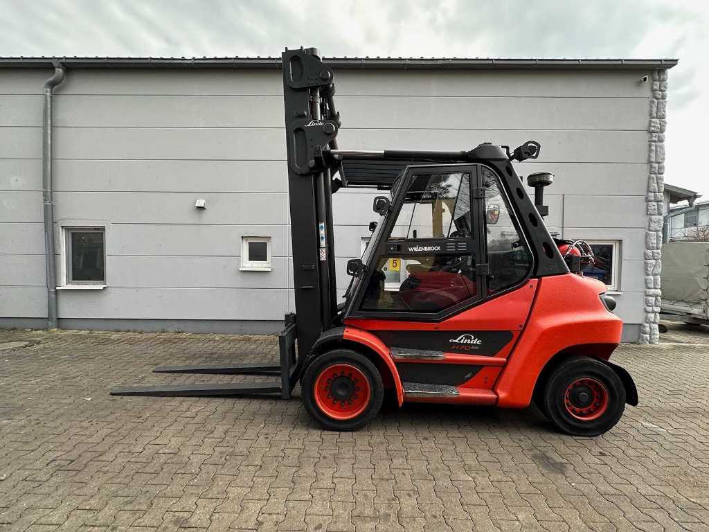 Electric forklifts, gas forklifts, pallet stackers and accessories