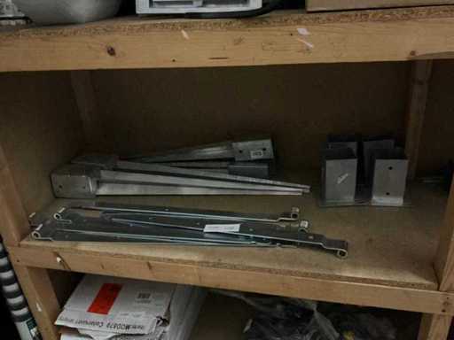 Supports de poteaux et charnières