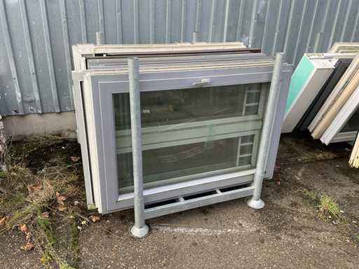 Stapel von Fensterrahmen