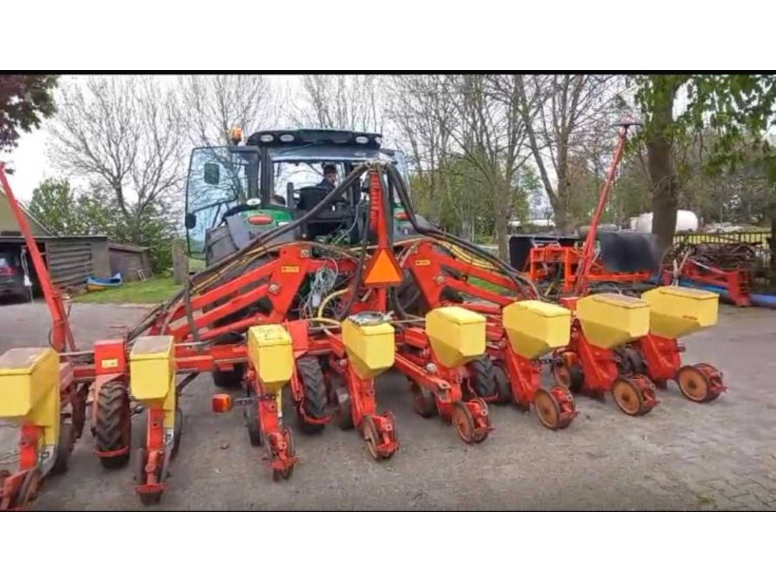 1999 RAU SICAM MXPHS Pneumatic precision seeder