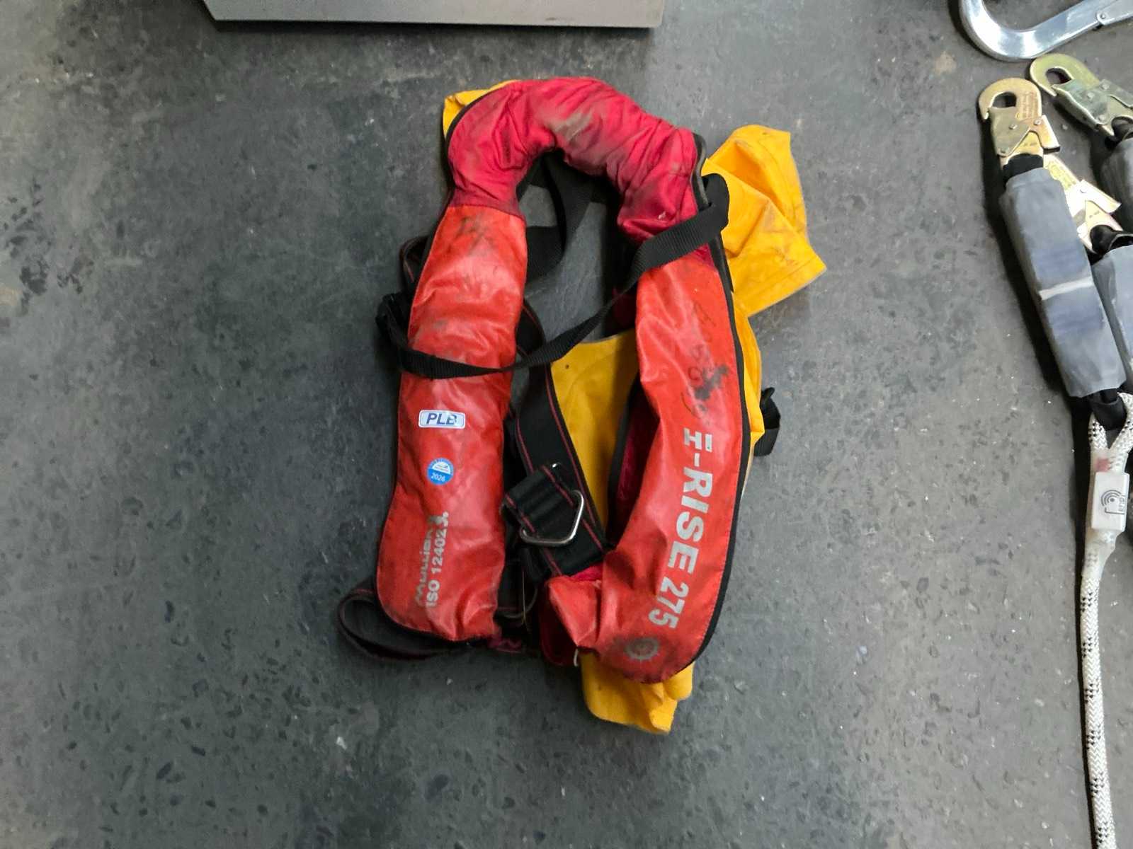 Various Life Jacket (3x)