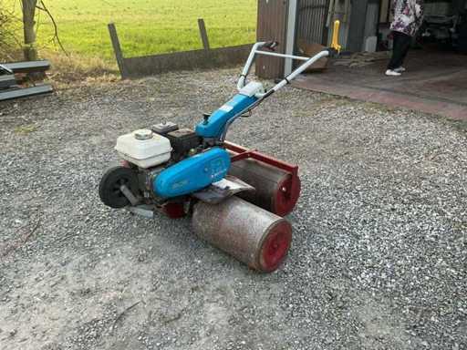 Tourneuse Bertolini et rouleau de sol 2015