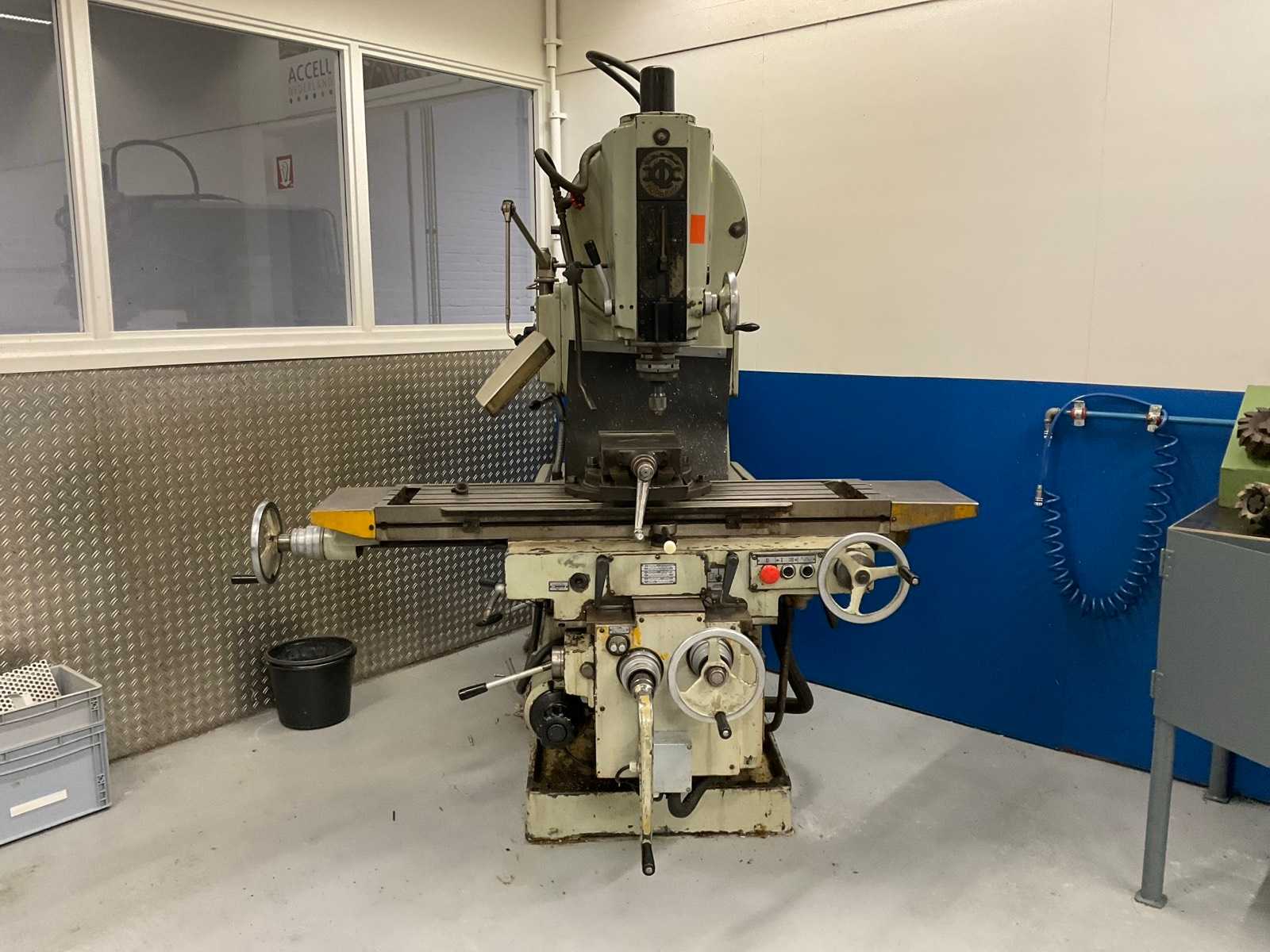 1976 ZTS Gorki 6R81 Universal Milling Machine