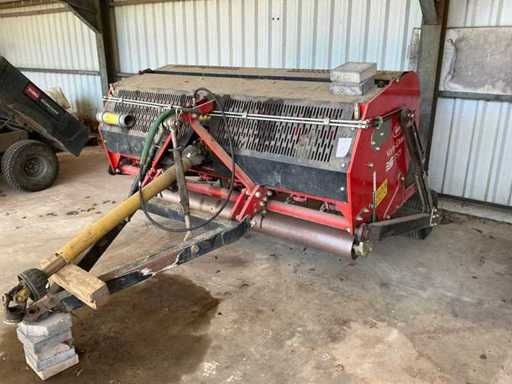 Redexim Verti-Drain 7521 getrokken grondbeluchter