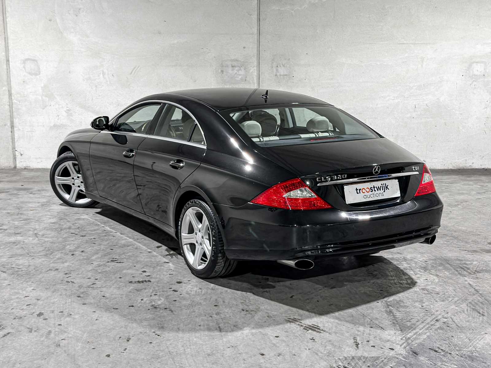 Mercedes-Benz CLS320 CDI Prestige Designo 224hp 2008 CLS-class, 73-ZF-GR