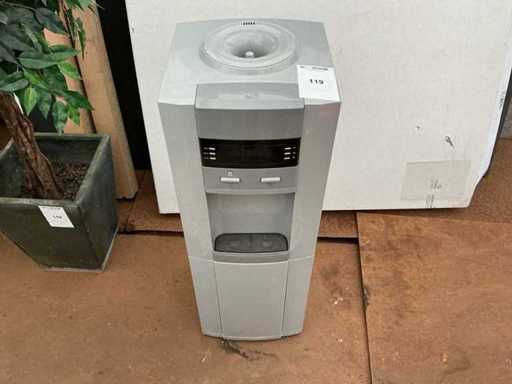 Water dispenser