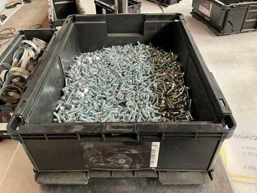 Würth 16.31kg Bolt in stackable bin