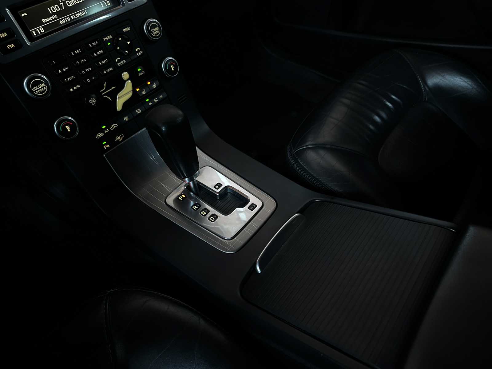 Volvo XC70 2.4 D5 Summum 185pk 2009, PD-287-R Youngtimer