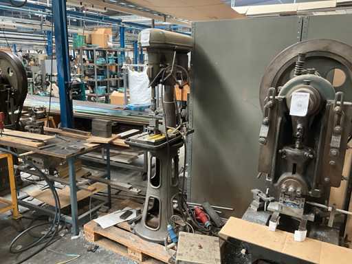 GM 15-PX Column Drilling Machine