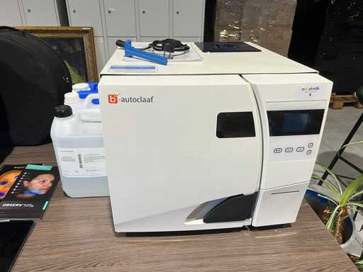 B-Autoclaag - 2020 - LFSS12AA - Les instruments stérilisent les équipements