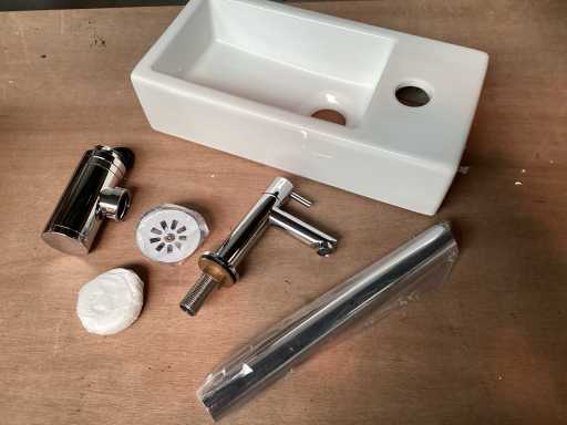 Differnz Helios Wastafel wit keramiek met chroom garnituur