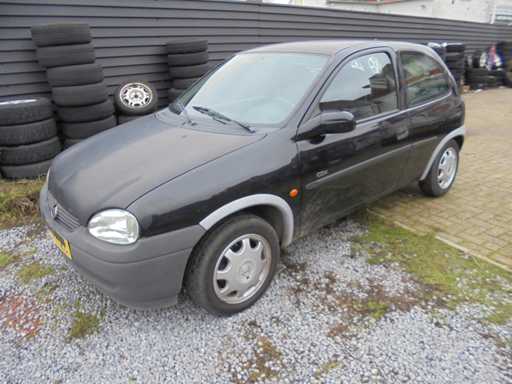 Opel - 1999 - Corsa - 1.2i-16V Centennial - XR-PF-28