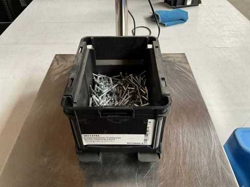 Würth 2,46 kg Blind rivet ALU 4,8x14 dans une boîte empilable