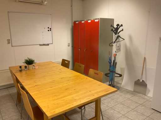 Contents of canteen space