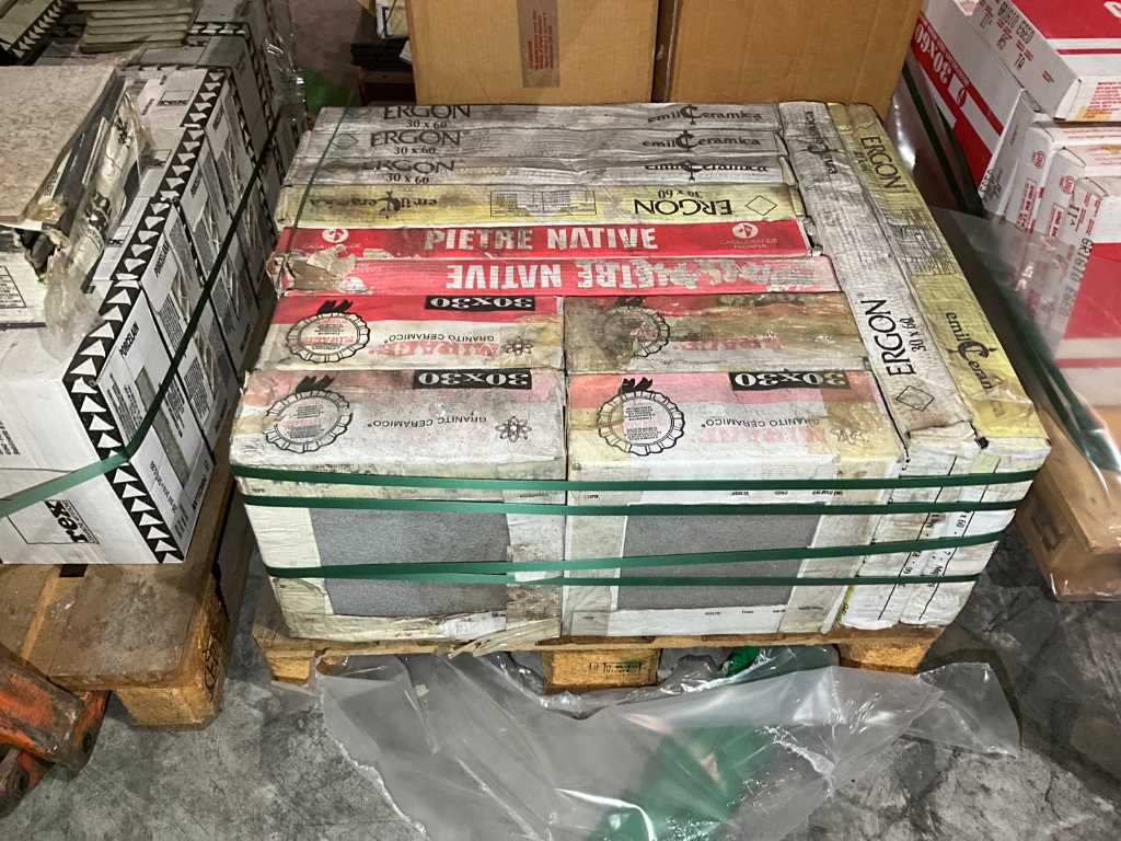 Lotto di piastrelle per pavimenti e accessori / distanziatori 13 m/2