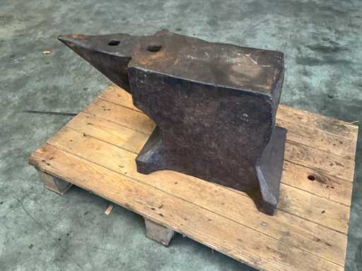 Enclume en fonte - Antiquités - Autres inventaires d’ateliers