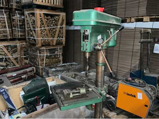 1990 TRW Werkzeug TT-25 Säulenbohrmaschine