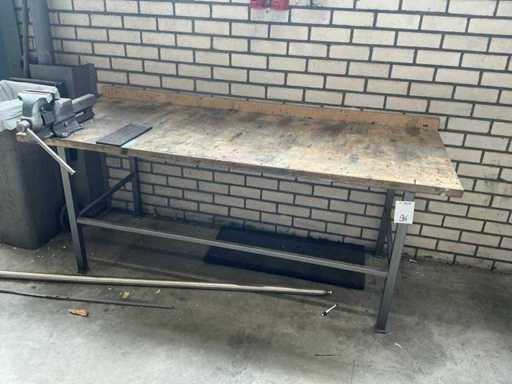 Werkbank met Heuer-Front bankschroef