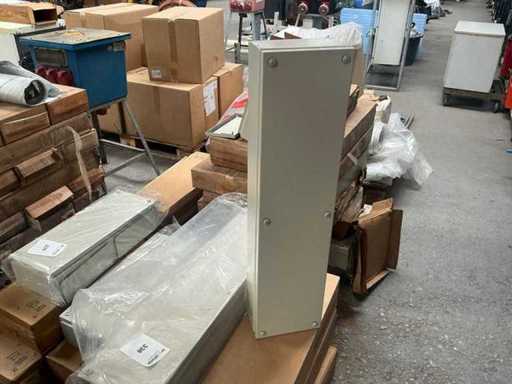 Taunus DE136 Metalen aansluitkast (8x)