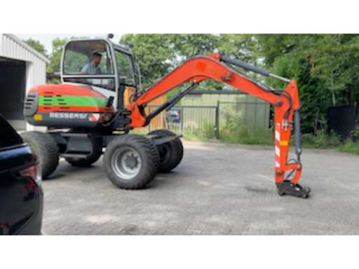 cce79dbe-2d4c-40aa-8ec6-d0d46f1a61f1.mp4