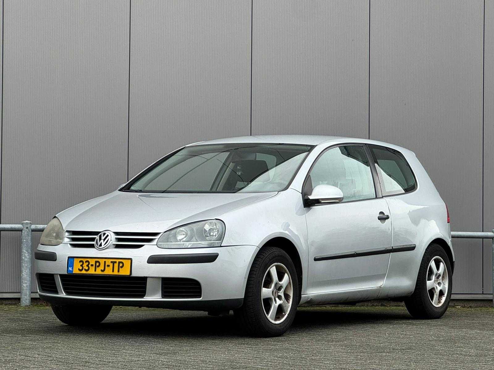 Volkswagen – 2004 – Golf – 1.4 Trendline – 33-PJ-TP