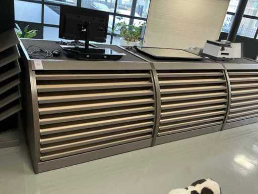 Double-sided tile display (2x)