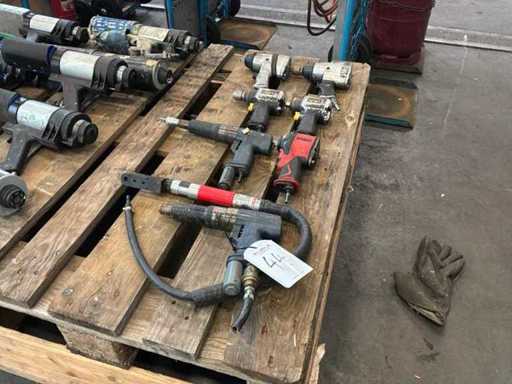 Pneumatic impact wrench (8x)