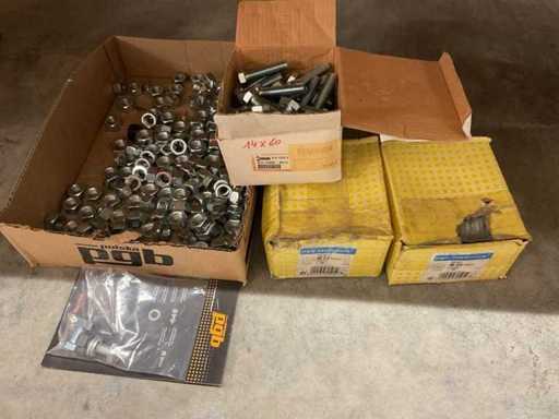4 Kisten mit Schrauben, Unterlegscheiben und Muttern