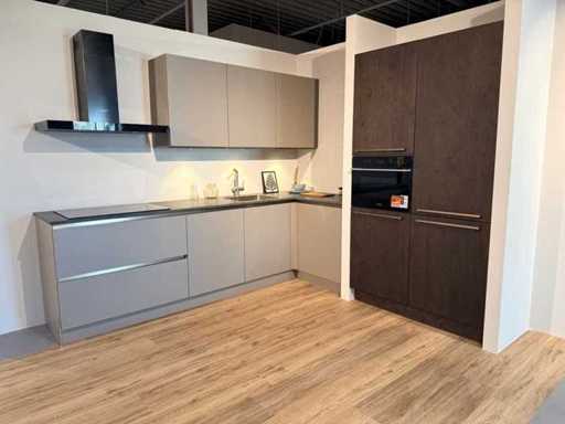 Pronorm - Showroomkeuken met Whirlpool apparatuur
