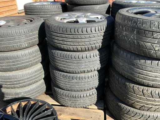 Pneumatici su cerchi in alluminio (4x)