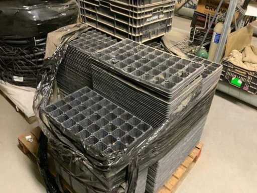 Wąż irygacyjny i plastikowe tace do doniczek z 45 częściami