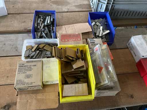 Batch of staples, nails