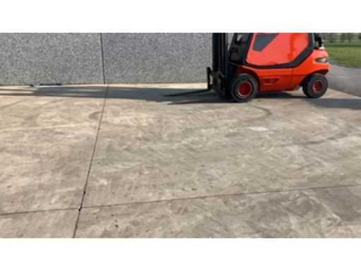 f692dc23-ccd2-4331-8ce3-5076bce77330.mp4