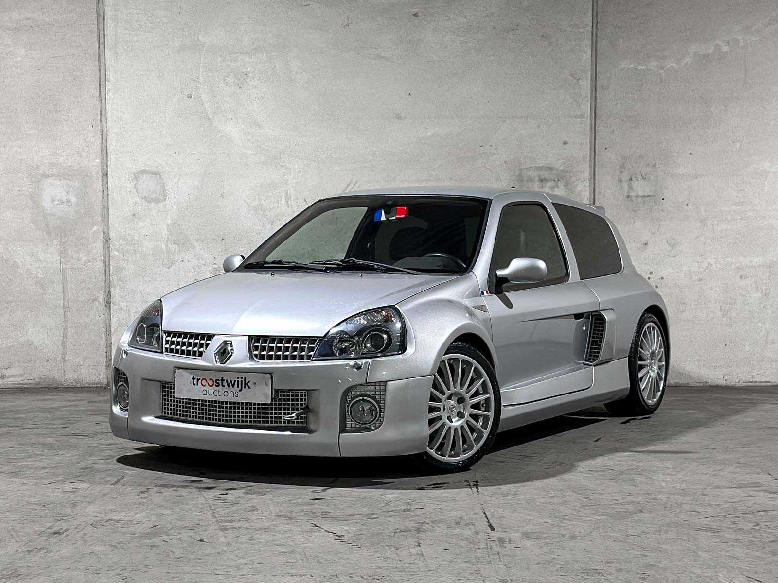 Renault Clio V6 3.0 Sport RS Phase 2 (NR 149) 255pk 2004 Youngtimer