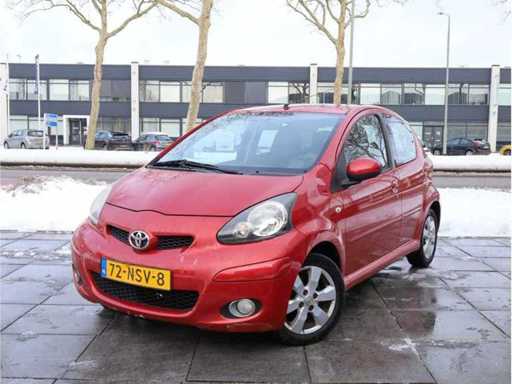 Toyota Aygo 1.0-12V Aspiration Red 2010, 72-NSV-8