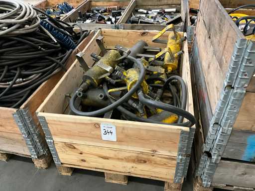 Various compressed air buffer tank (13x)