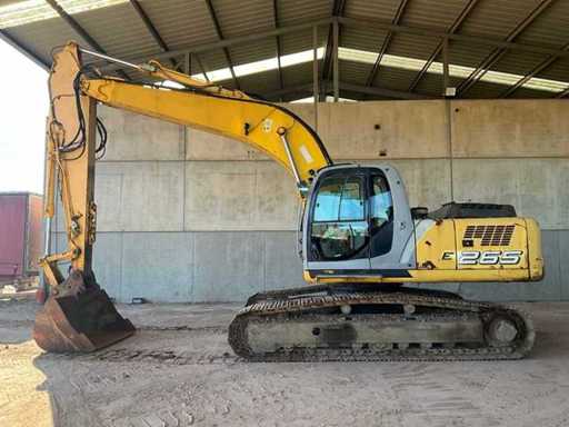 Excavatrice à chenilles New Holland E265 2007