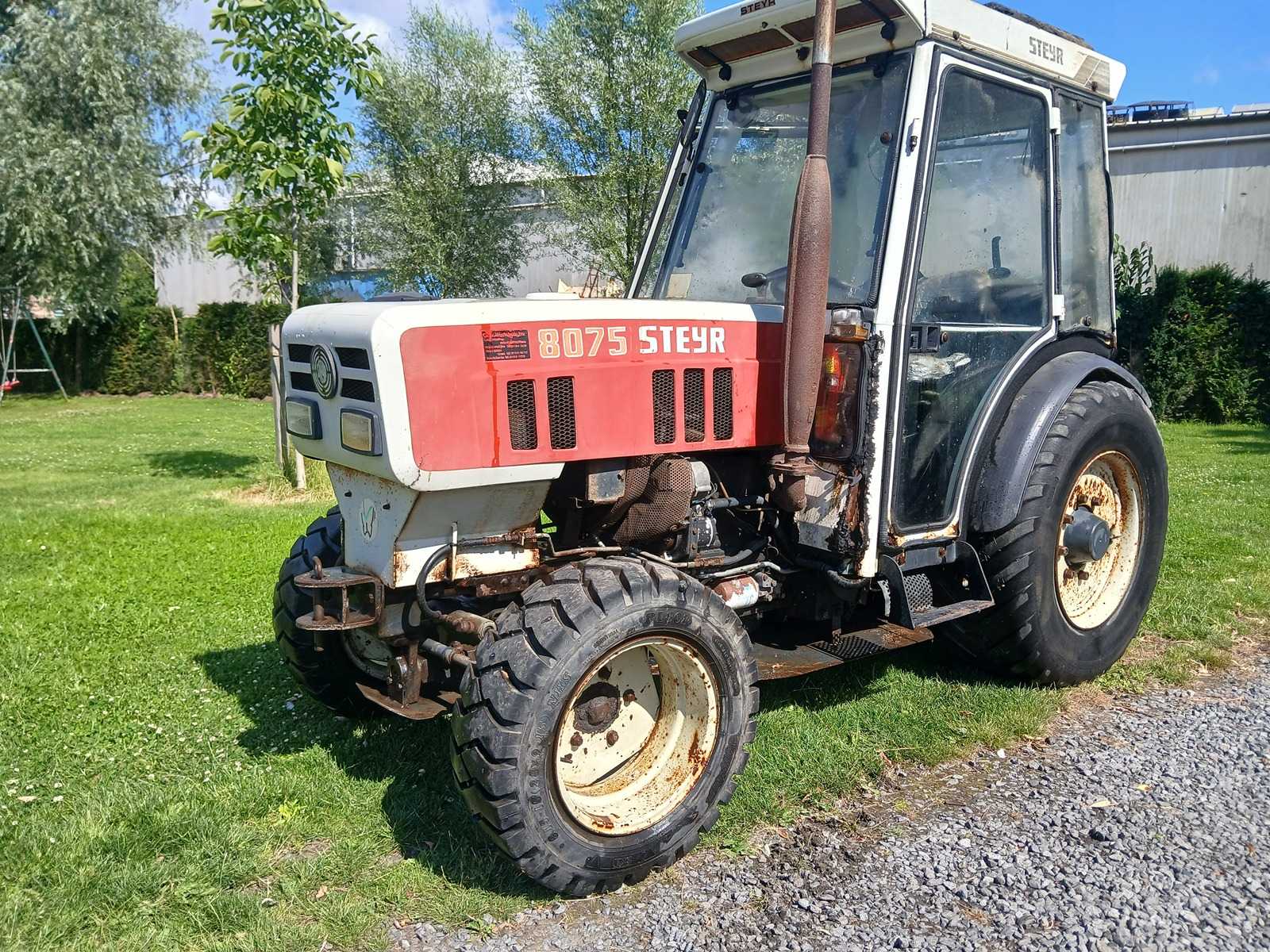 Steyr 8075 Narrow track tractor