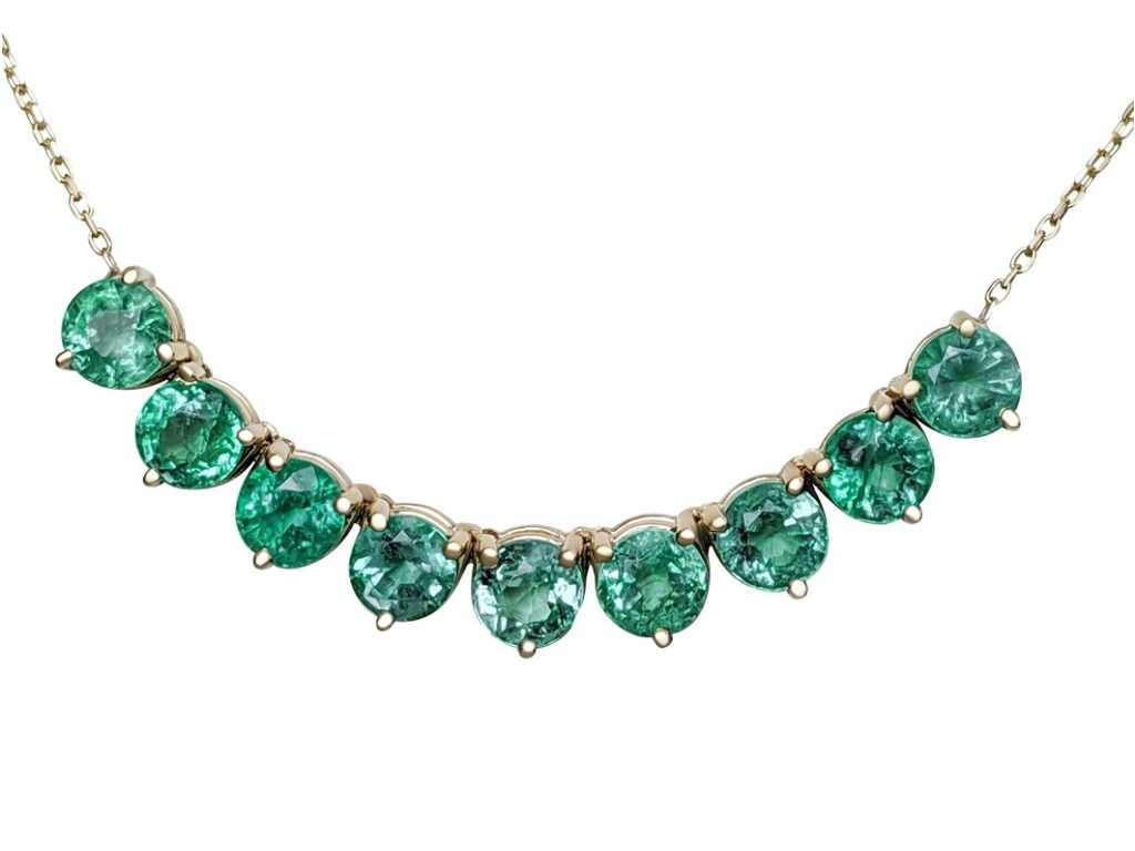 Luxury Necklece Natural Green Emerald 5.80 carat