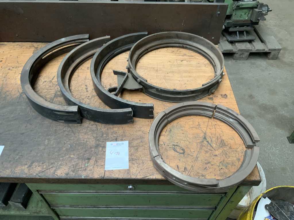 Cable routing for Demag P-type