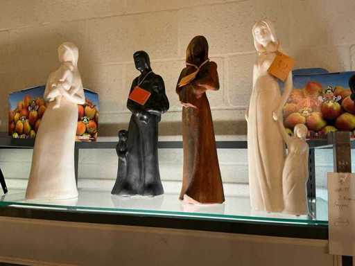 Decorative statues (8x)