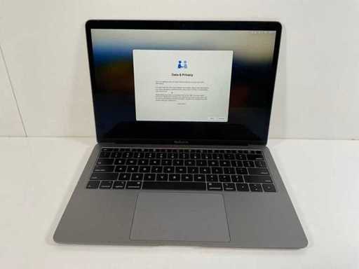 Apple MacBook Air 13.3", DualCore i5, 8 GB RAM, 128 GB NVMe Laptop