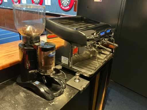 Coffema Leona barista machine met losse koffiebonen maler