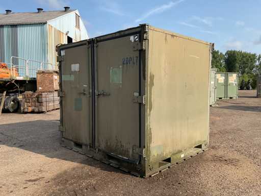 Container al armatei