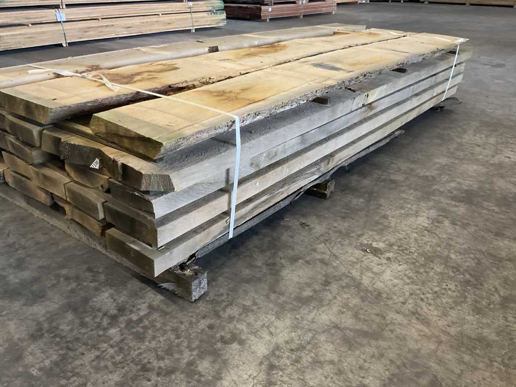Oak planks pre-planed