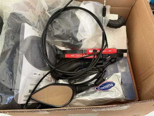 Eine Charge von Roller-Teilen.