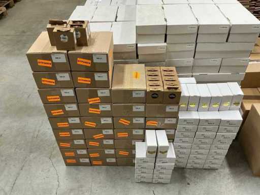 Partij diverse etiketten (398x)